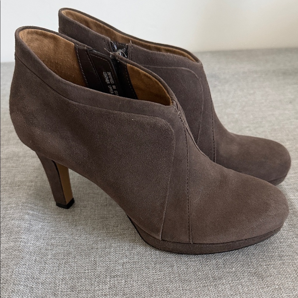 Clarks Kently Laila Elegant suede Brown Ankle Boots